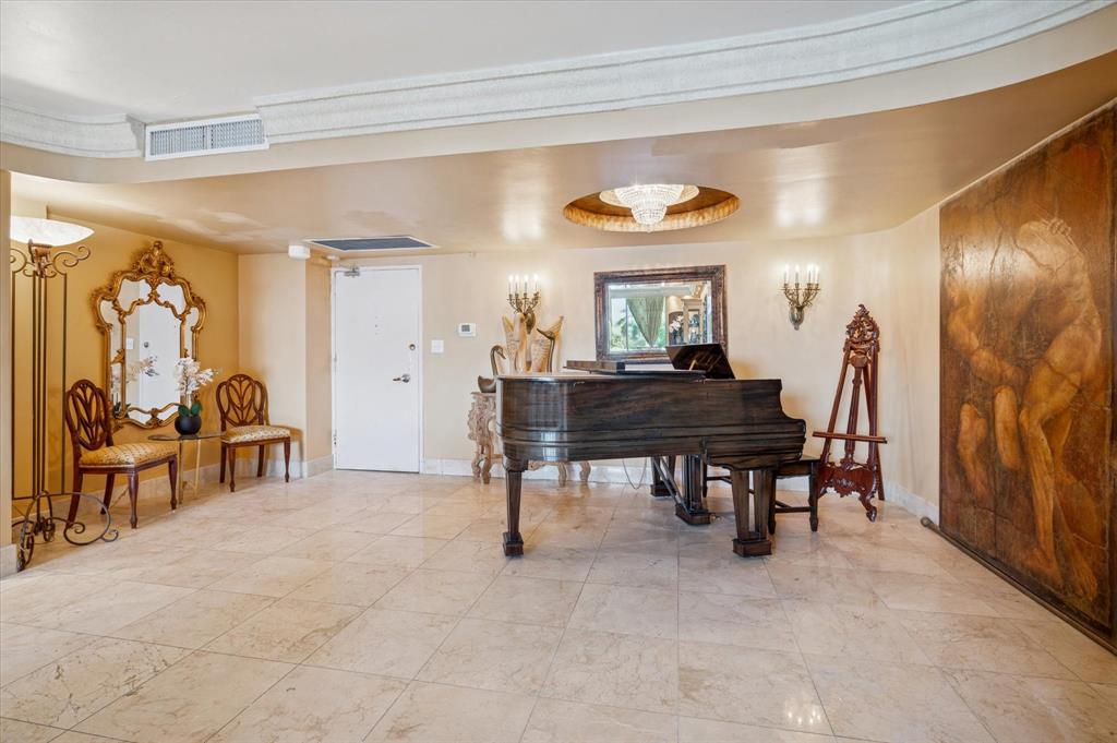 5151 Collins Avenue, Unit 520 Miami Beach, FL 33140 - Photo 3 of 14 Living Room