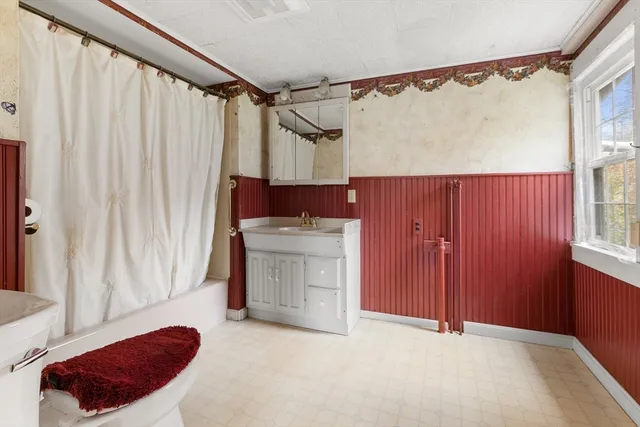 a view of walk in closet