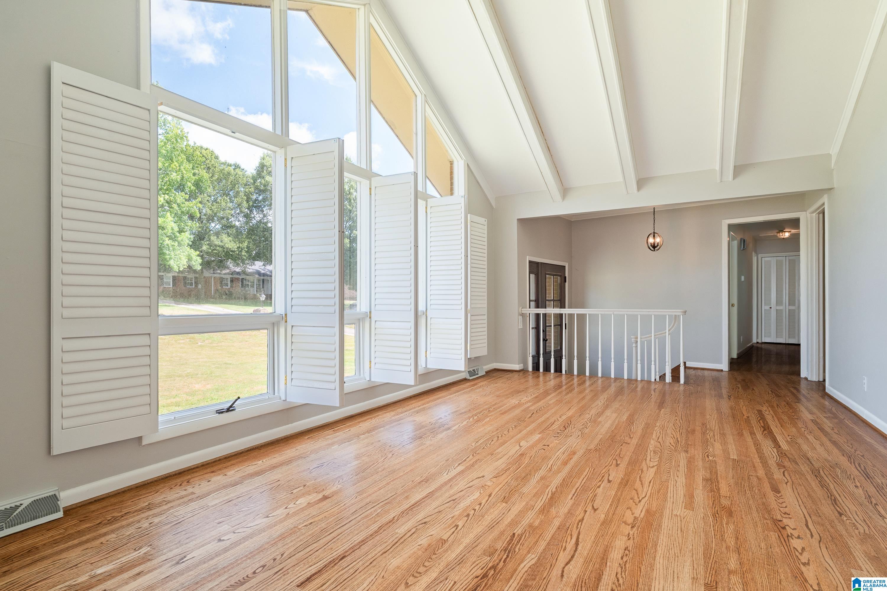 1833 Cedarwood Road Birmingham, AL 35216 - Photo 5 of 31