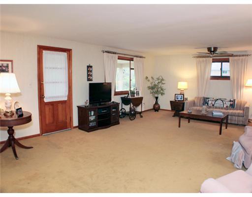 141 Buckhill Road Pittsburgh, PA 15237 - Photo 2 of 14 Living Room.