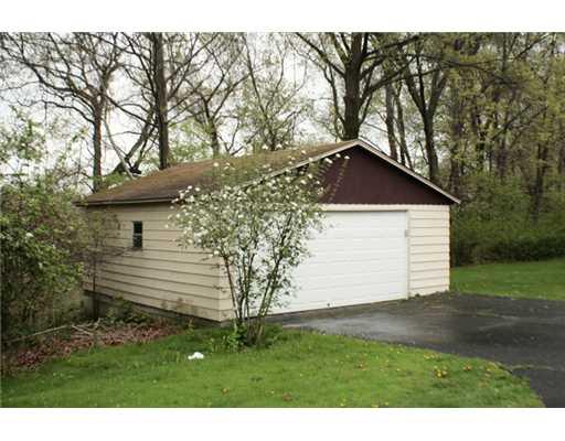 141 Buckhill Road Pittsburgh, PA 15237 - Photo 12 of 14 Parking Lot/Garage.