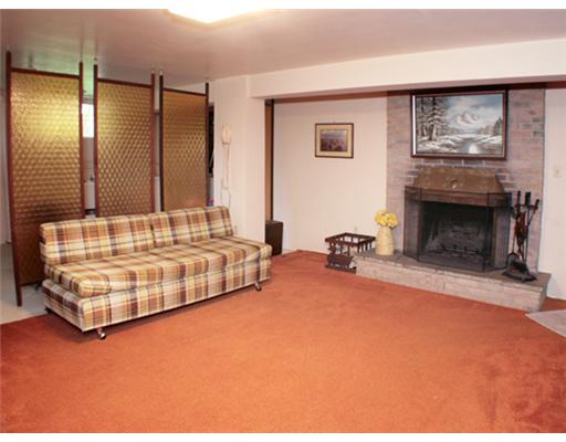 141 Buckhill Road Pittsburgh, PA 15237 - Photo 7 of 14 Family Room.