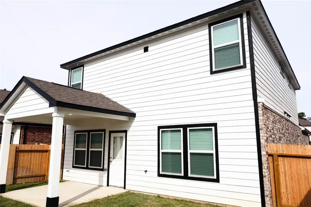 $2,400 | 8567 Blueberry Ash Street, Magnolia, TX 77354