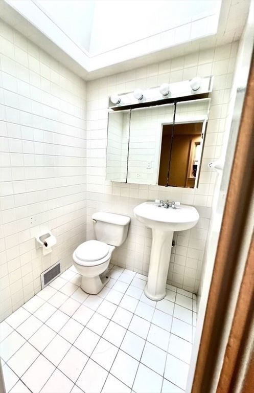 27 Sunset Drive Randolph, MA 02368 - Photo 18 of 37