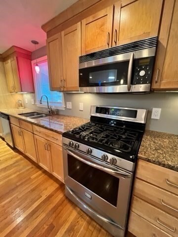 27 Sunset Drive Randolph, MA 02368 - Photo 3 of 37