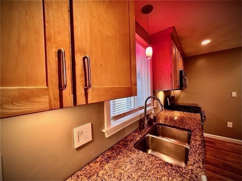 27 Sunset Drive Randolph, MA 02368 - Photo 5 of 37