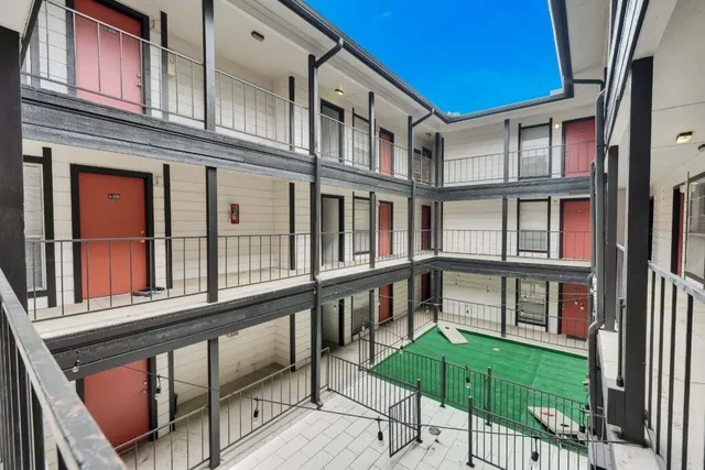 $1,000 | 2803 Hemphill Park, Unit B305, Austin, TX 78705