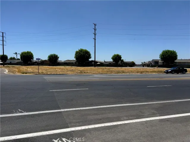 a view of a tennis court