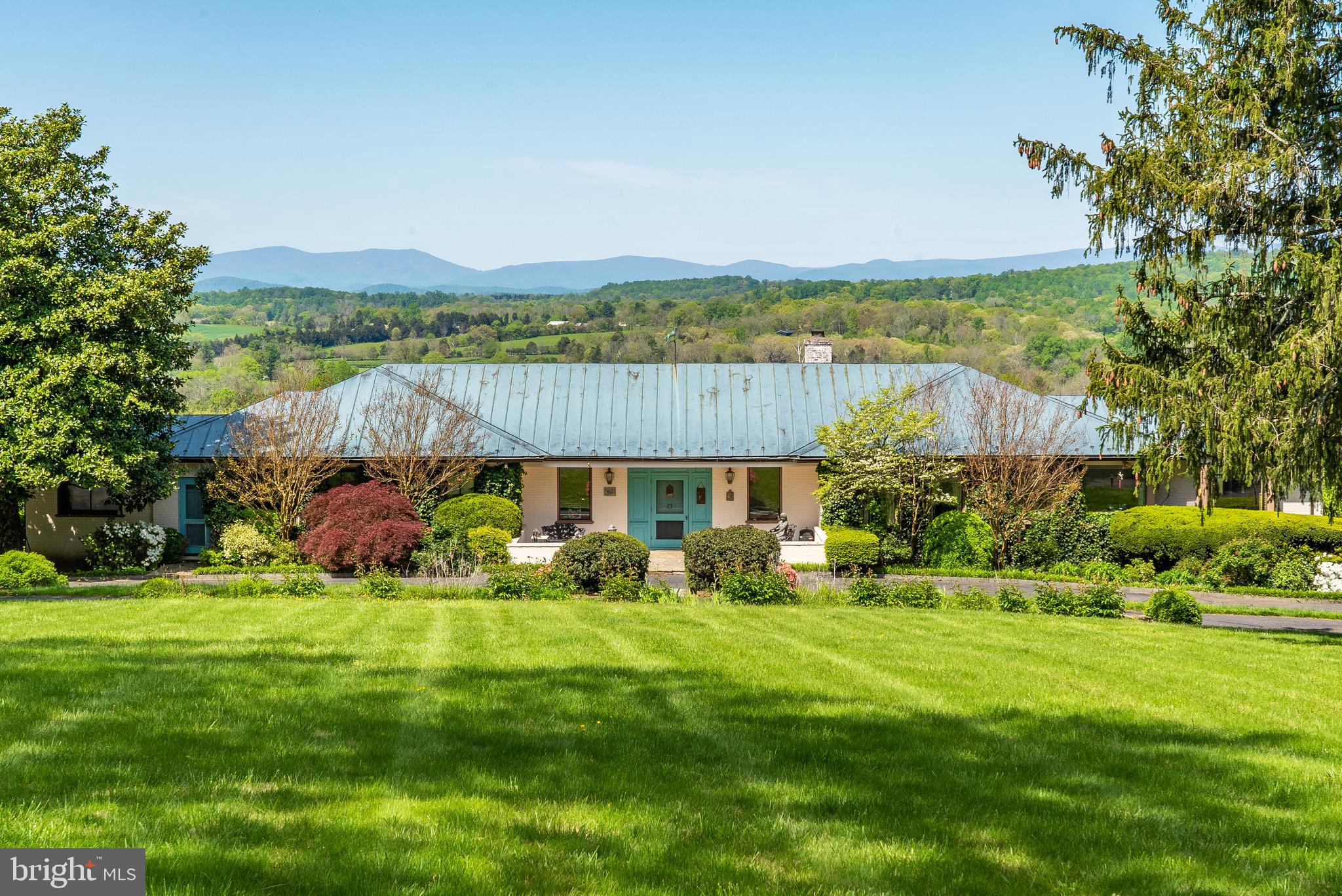 8362 Lees Ridge Road Warrenton, VA 20186 - Photo 3 of 63 Gallery Image 3