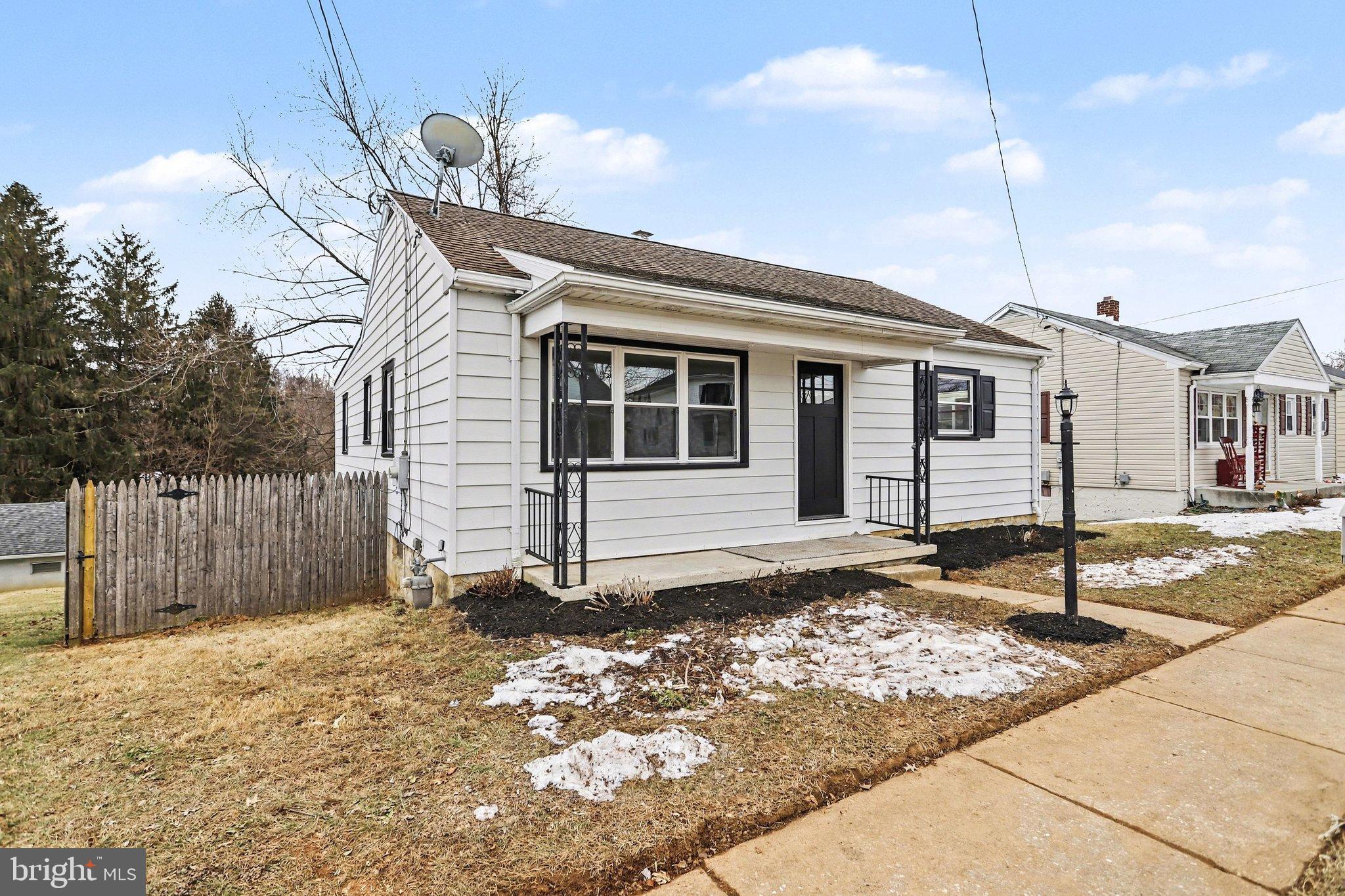 43 West High Street Windsor, PA 17366 - Photo 4 of 46 Charming home with inviting curb appeal.