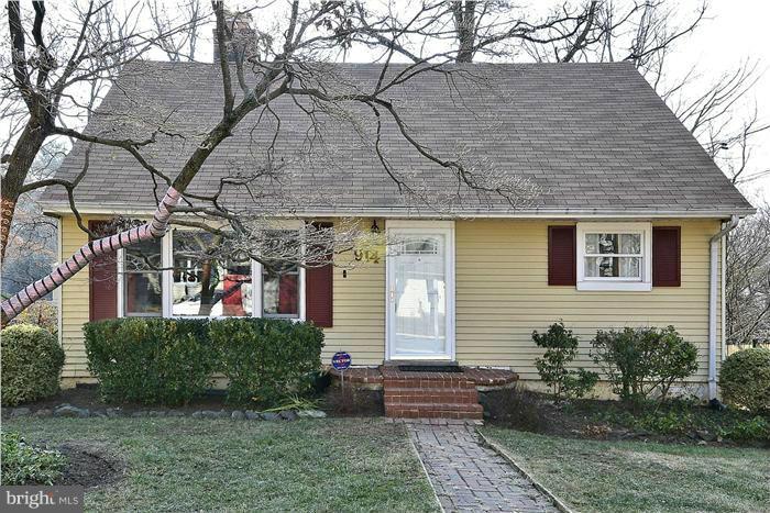 914 Robin Road Silver Spring, MD 20901 - Photo 1 of 25 Exterior (Front)
