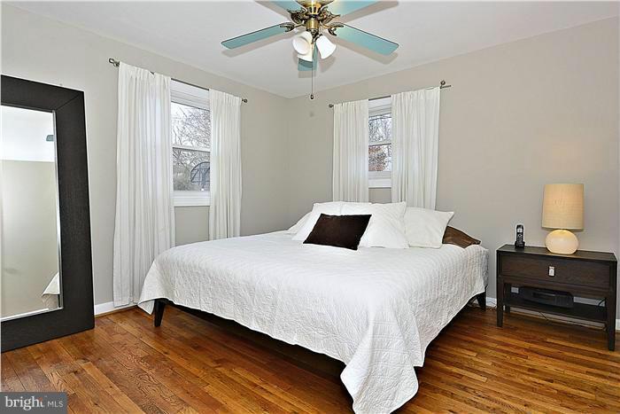914 Robin Road Silver Spring, MD 20901 - Photo 13 of 25 Bedroom (Master)
