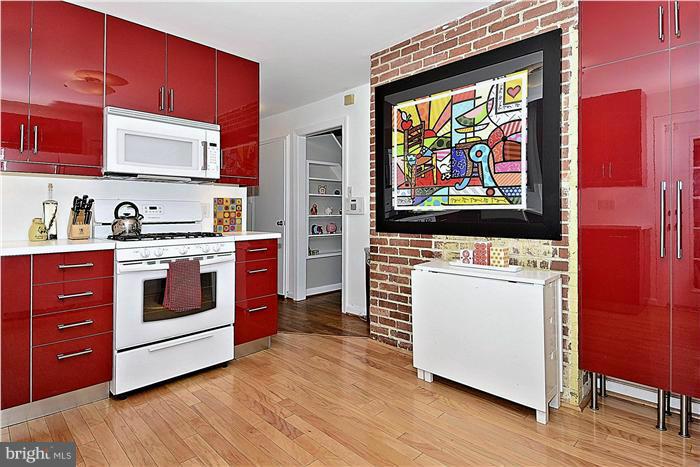 914 Robin Road Silver Spring, MD 20901 - Photo 6 of 25 Kitchen