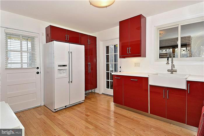 914 Robin Road Silver Spring, MD 20901 - Photo 7 of 25 Kitchen