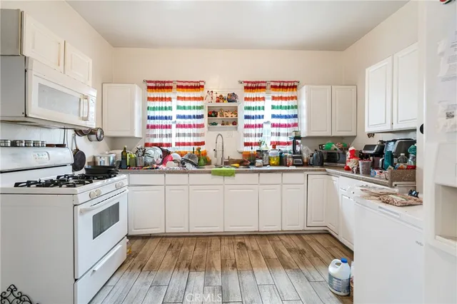 $1,600,000 | 1309 North Edgemont Street, Los Angeles, CA 90027