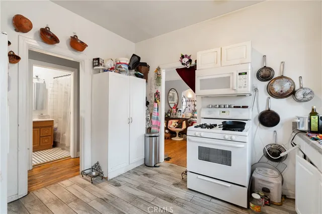 $1,600,000 | 1309 North Edgemont Street, Los Angeles, CA 90027