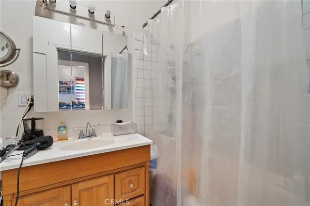 $1,600,000 | 1309 North Edgemont Street, Los Angeles, CA 90027