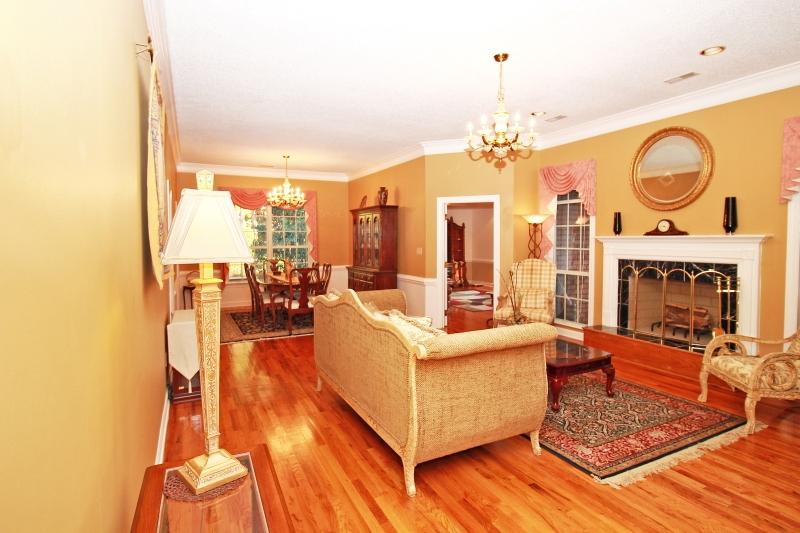 7829 Seafield Road Hollywood, SC 29449 - Photo 5 of 35 View of living/dining area from entrance