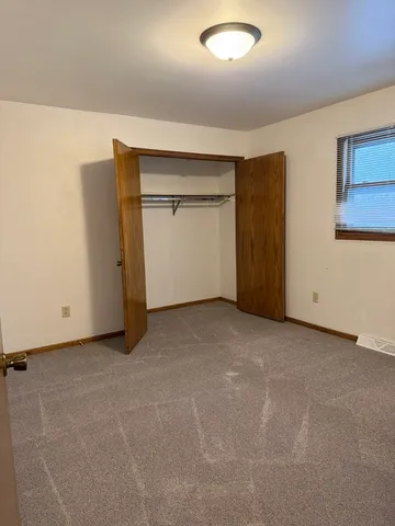 $1,600 | 315 Carriage Drive, Morris, IL 60450