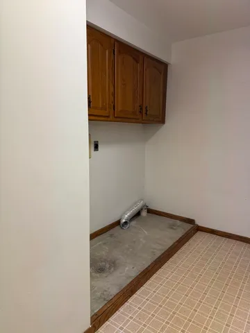 $1,600 | 315 Carriage Drive, Morris, IL 60450