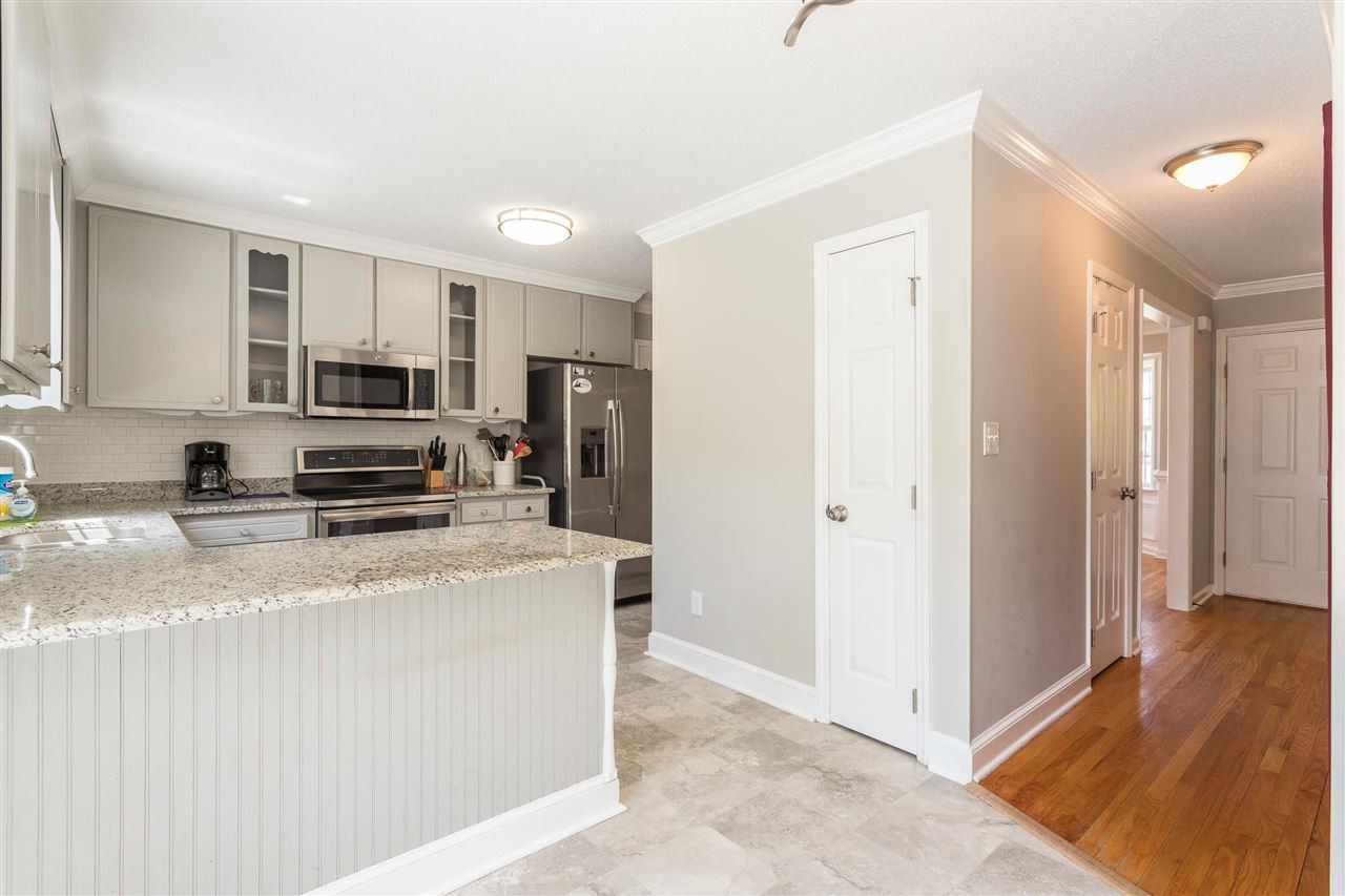 308 South Meadow Road Raleigh, NC 27603 - Photo 17 of 28 Kitchen
