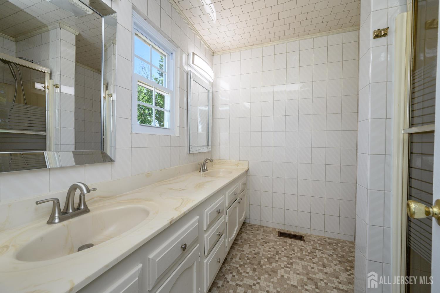 133 Hickory Road Somerset, NJ 08873 - Photo 26 of 45