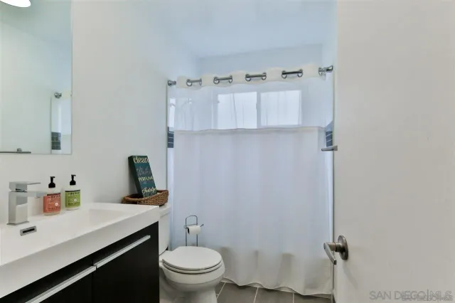 $4,195 | 1828 Linwood Street, Unit 3, San Diego, CA 92110