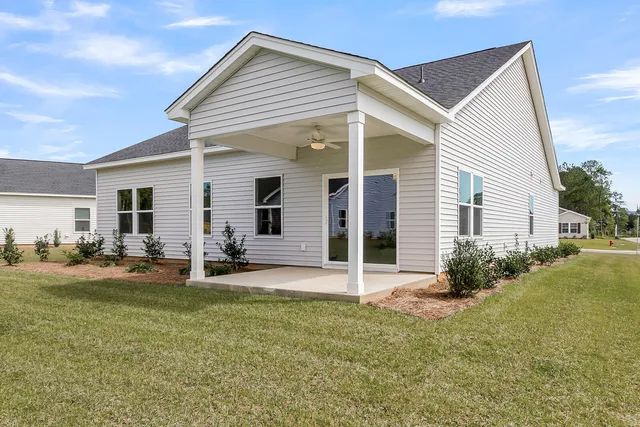 $284,600 | 1001 Par Three Court, Manning, SC 29102