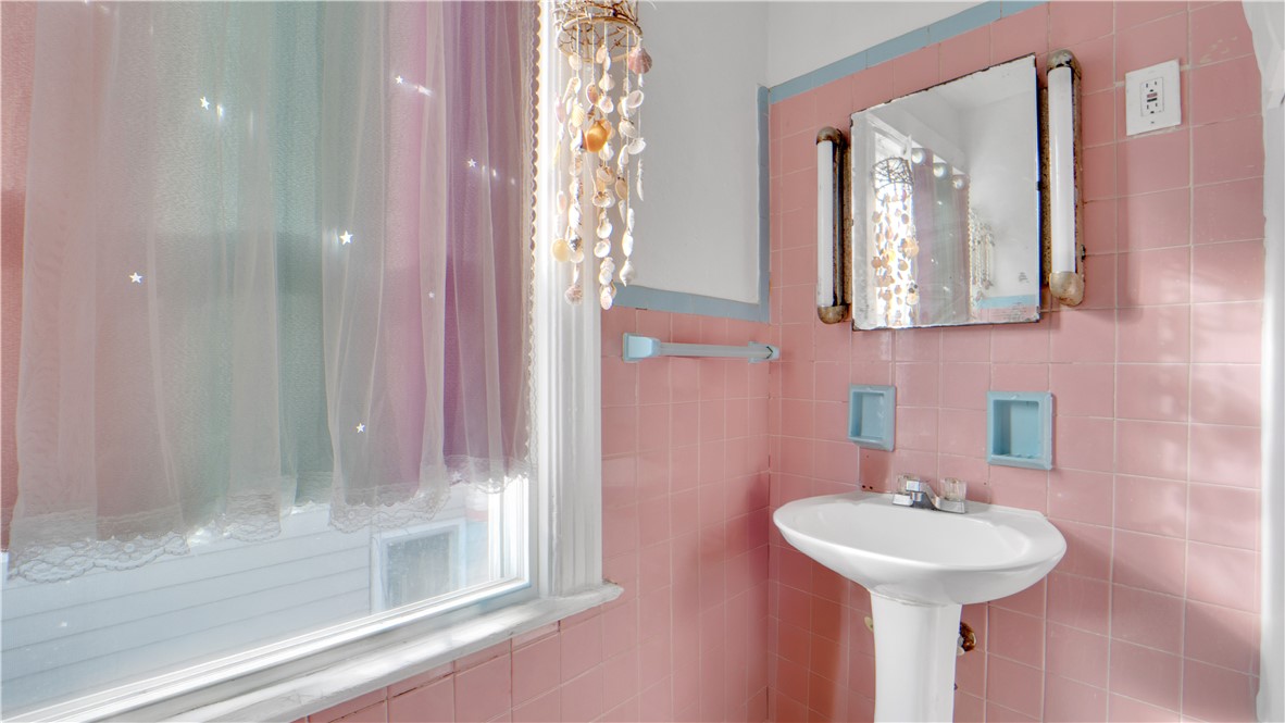 45 Newcomb Street Rochester, NY 14609 - Photo 6 of 8