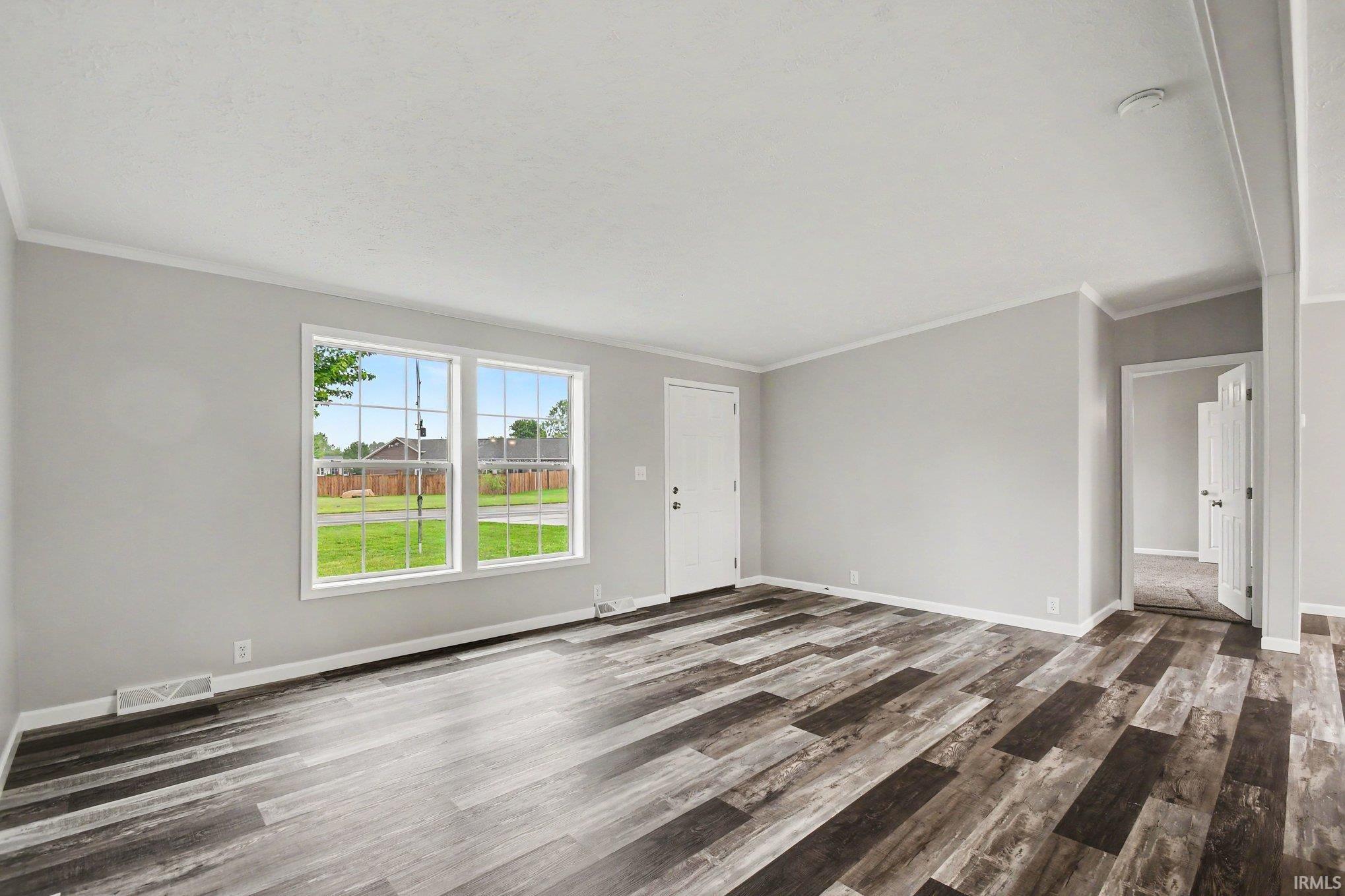 4235 Westerner Winds Road Warsaw, IN 46582 - Photo 5 of 29 Gallery Image 5