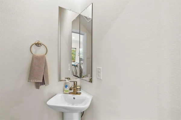 $2,800 | 6329 Manson Court, Dallas, TX 75227