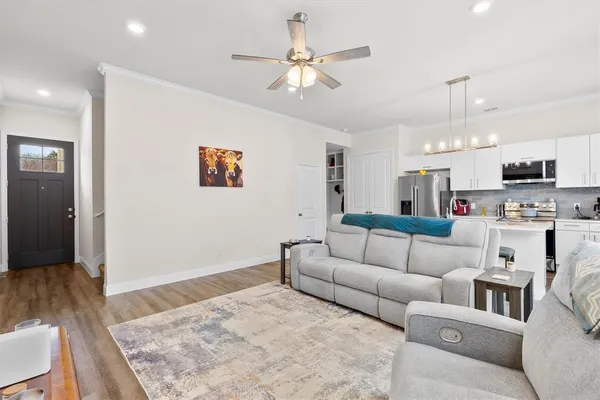 $2,800 | 6329 Manson Court, Dallas, TX 75227