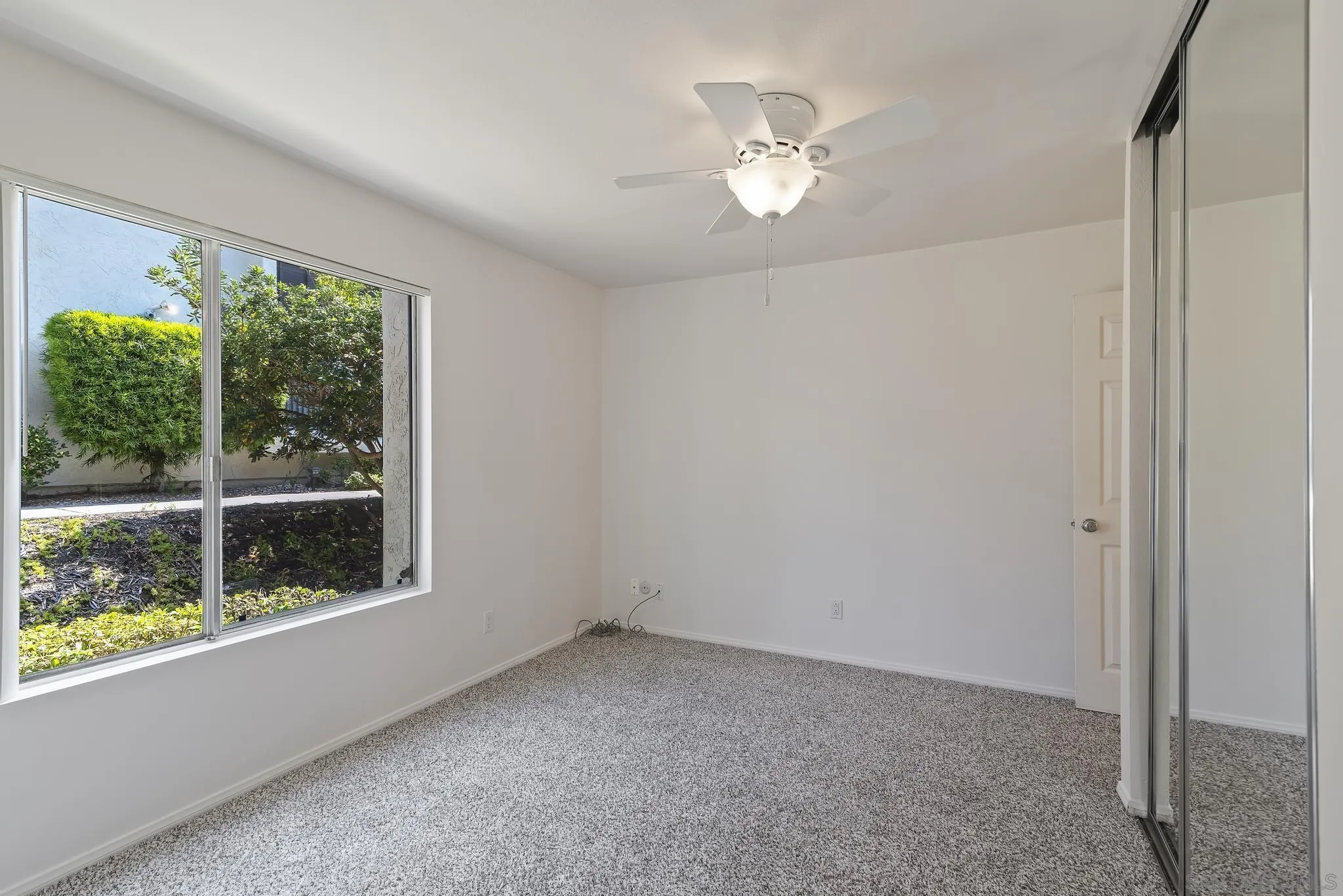 354 Abington Road Encinitas, CA 92024 - Photo 16 of 35 an empty room with a window