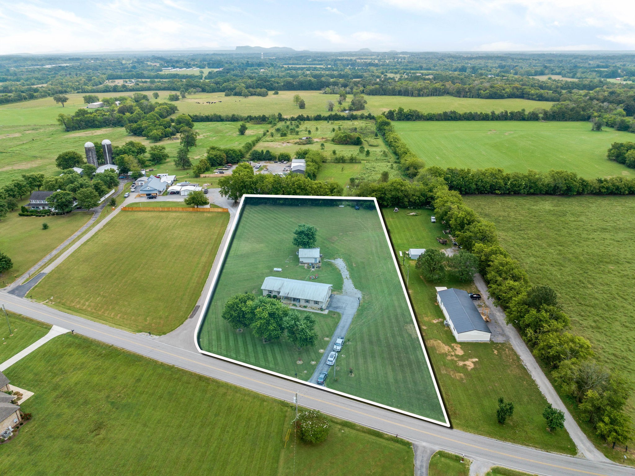 1146 Longview Road Unionville, TN 37180 - Photo 55 of 55 a view of a city