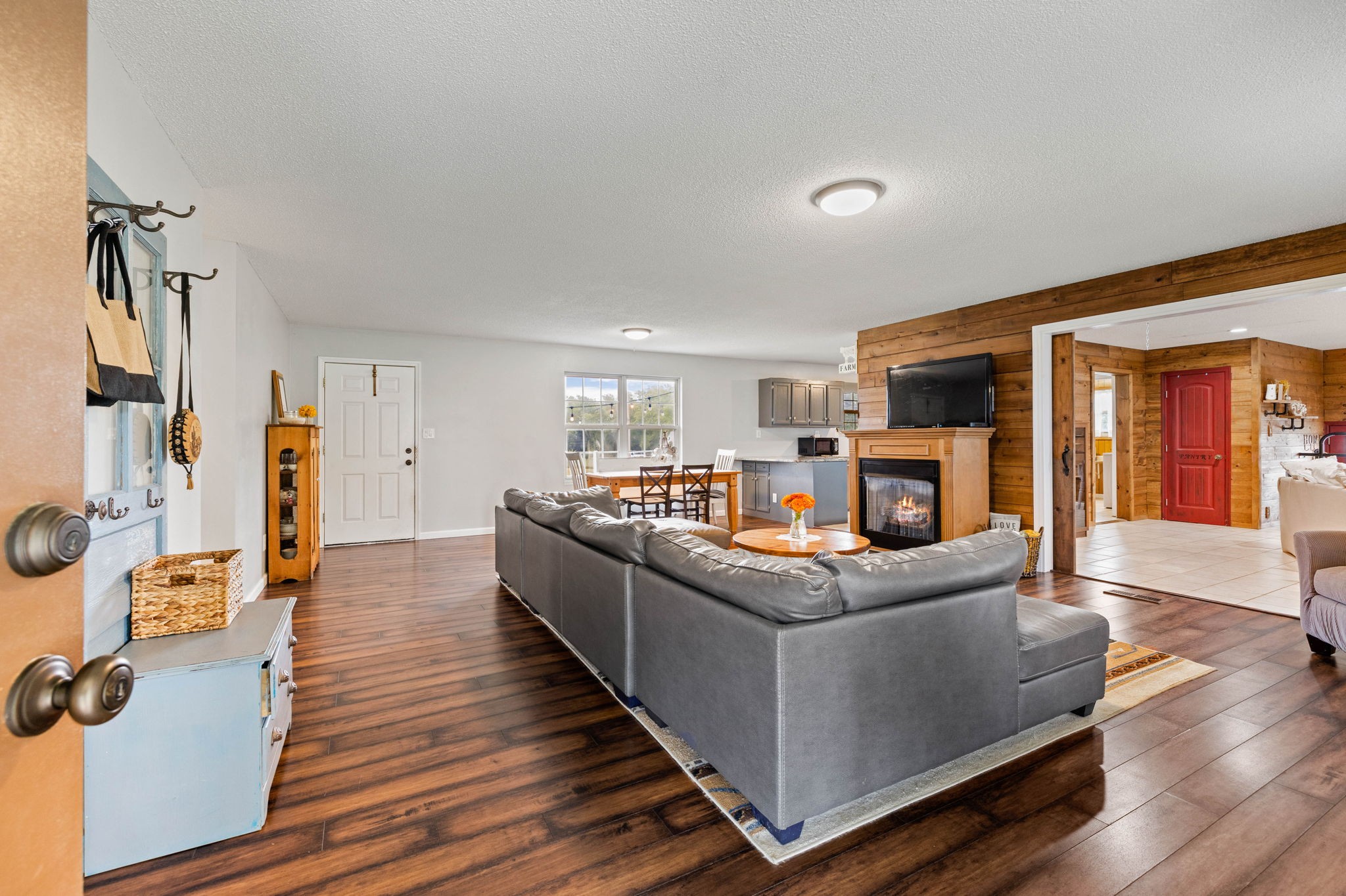 1146 Longview Road Unionville, TN 37180 - Photo 9 of 55 a living room with furniture and a fireplace