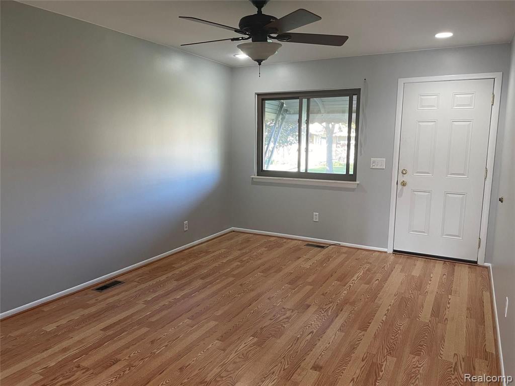 8401 18 18 Mile Road, Unit 199 Sterling Heights, MI 48313 - Photo 5 of 24