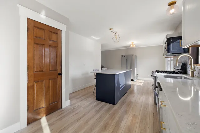 $425,000 | 56 Huntcliff Court, Fox River Grove, IL 60021