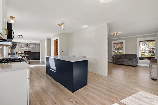 $425,000 | 56 Huntcliff Court, Fox River Grove, IL 60021