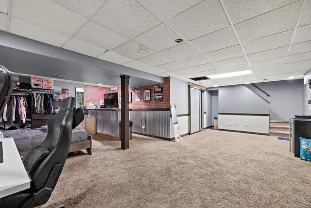 $425,000 | 56 Huntcliff Court, Fox River Grove, IL 60021