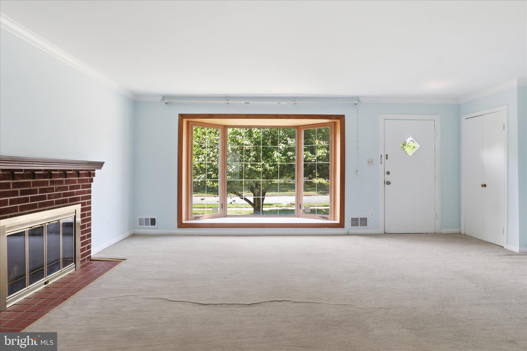 6718 Ruskin Street Springfield, VA 22150 - Photo 13 of 71 Main Level- Beautiful Bay Window