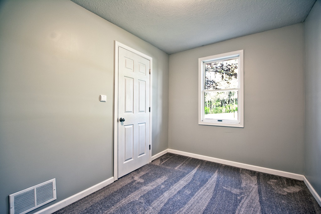21272 Roosevelt Road South Bend, IN 46614 - Photo 7 of 18