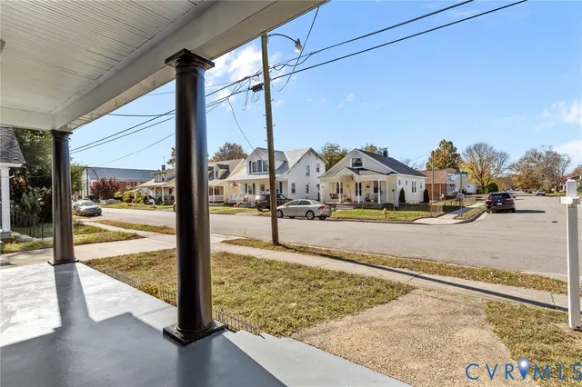 a view of a building entrance