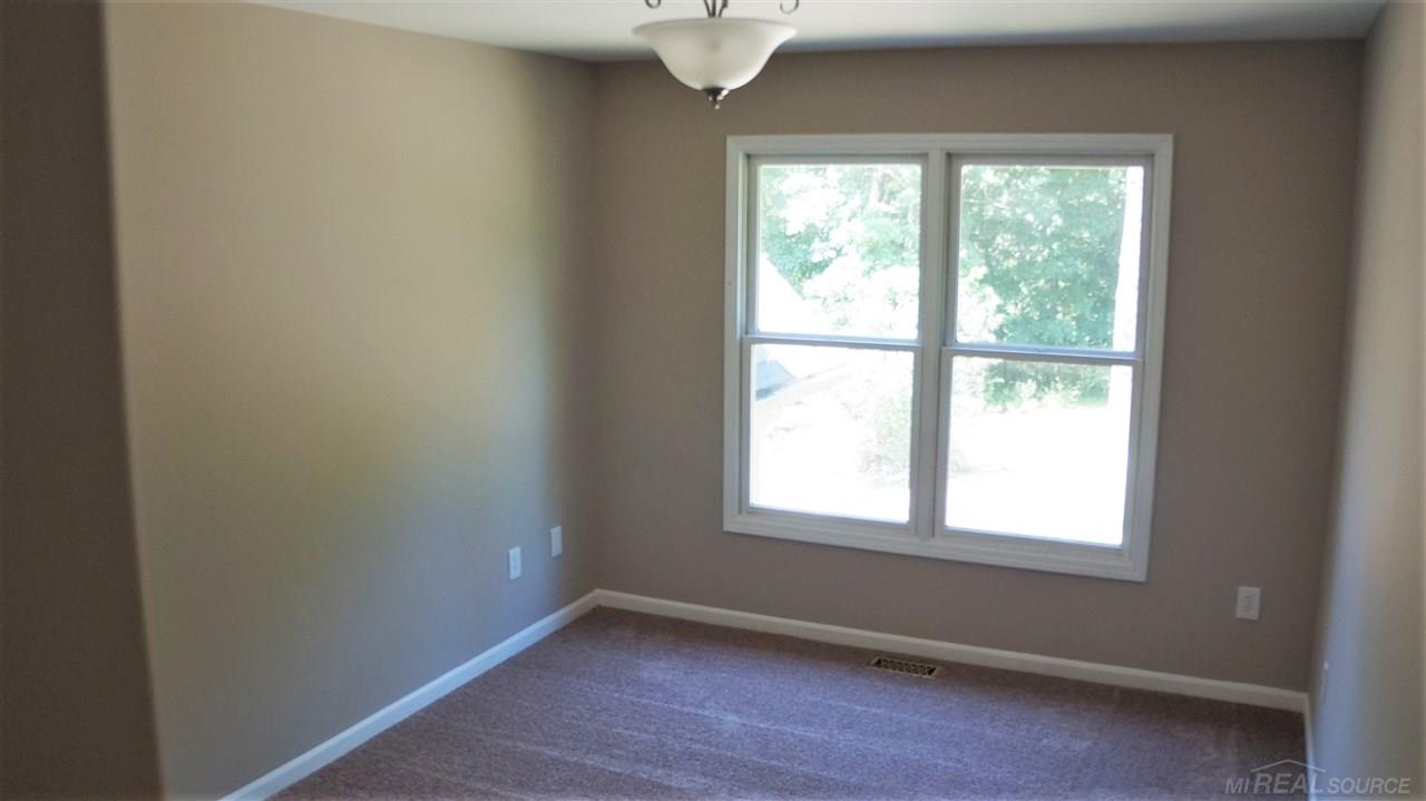 4660 Richardson Road Howell, MI 48843 - Photo 20 of 39 31304839-19.JPG