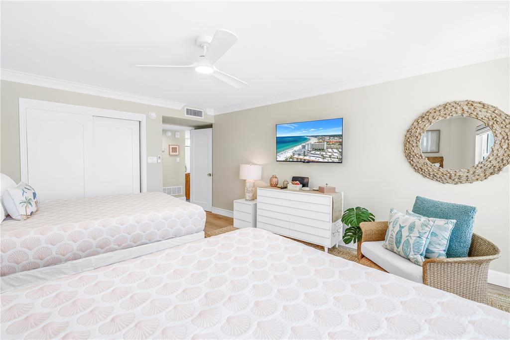 6300 Midnight Pass Road, Unit 702 Sarasota, FL 34242 - Photo 29 of 34
