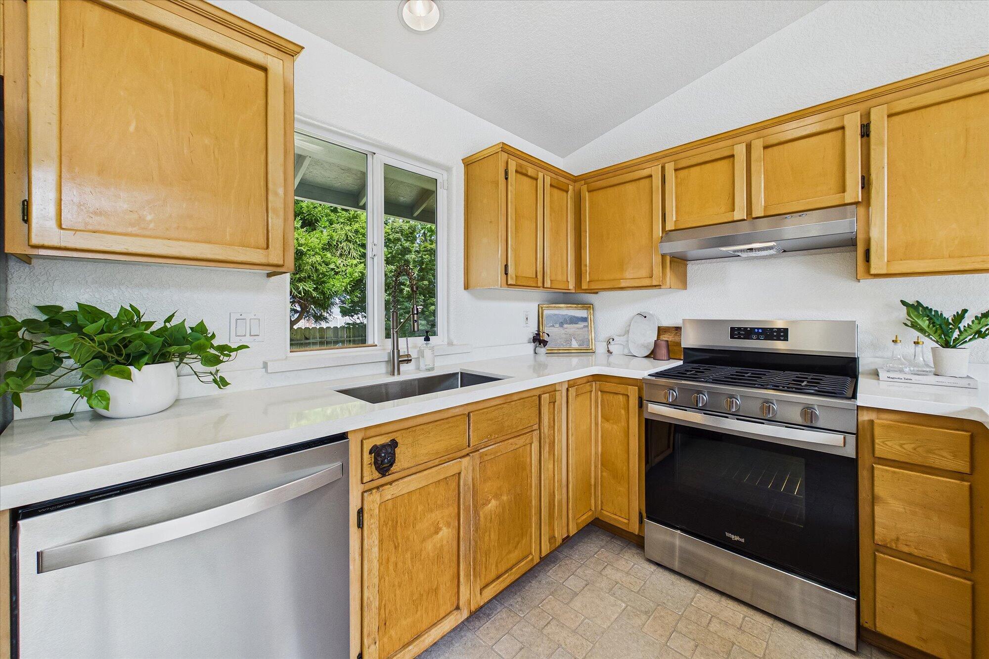 10 Long Street Eureka, CA 95501 - Photo 14 of 38