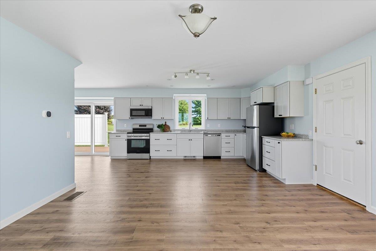 4733 Maquam Shore Road St. Albans Town, VT 05488 - Photo 8 of 60 Gallery Image 8