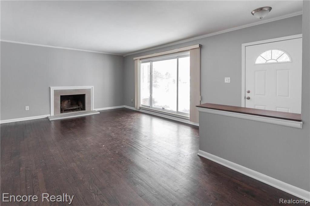 28240 Farmington Road Farmington Hills, MI 48334 - Photo 9 of 22