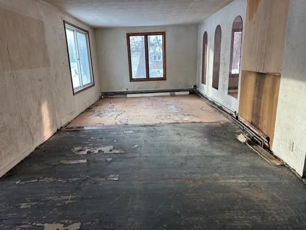 $11,900 | 306 Maple Street, Lyle, MN 55953