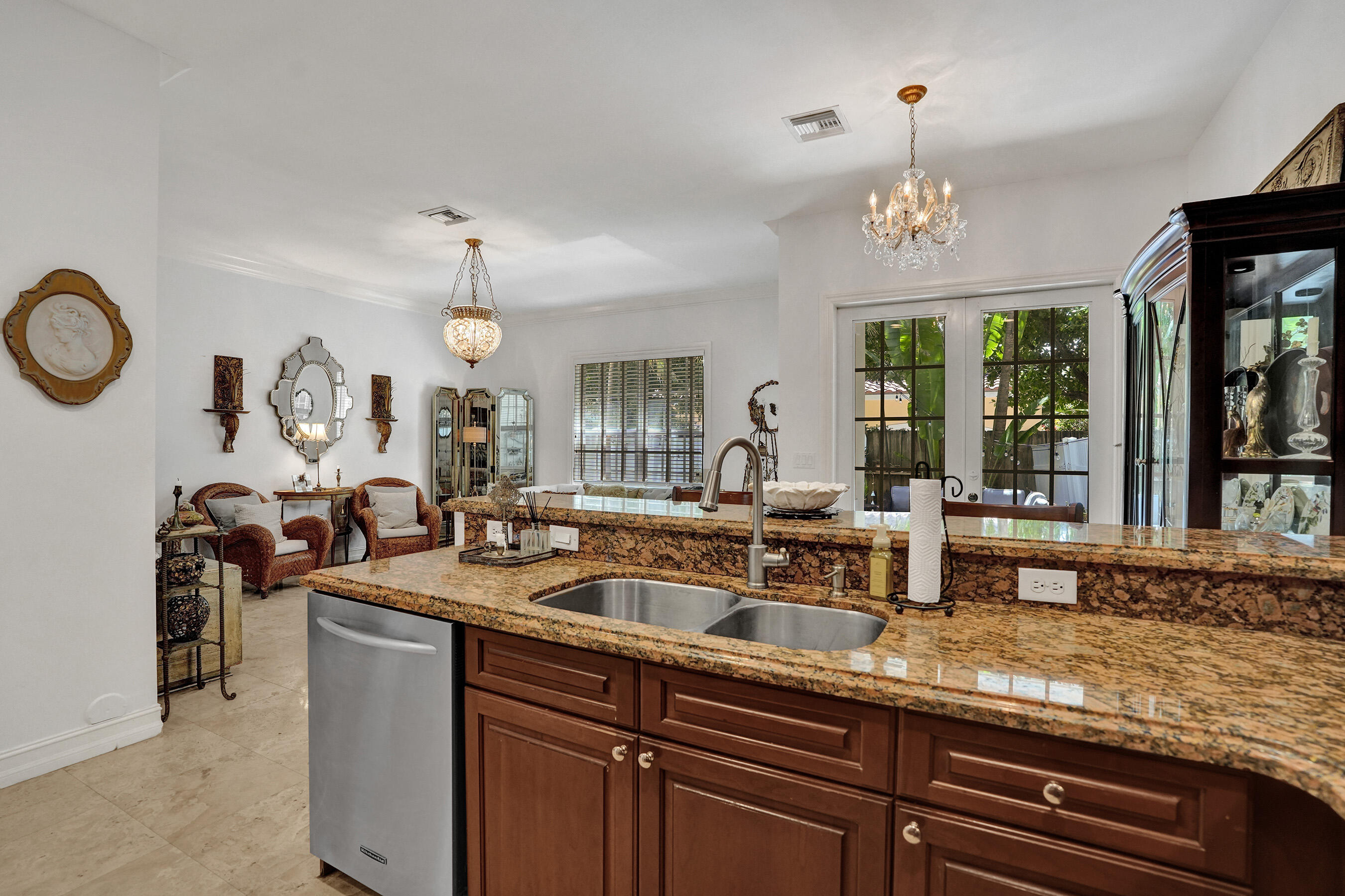 1127 North Victoria Park Road Fort Lauderdale, FL 33304 - Photo 11 of 45 DSC06809