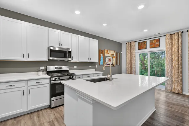 $315,000 | 1001 North Draper Road, McHenry, IL 60050